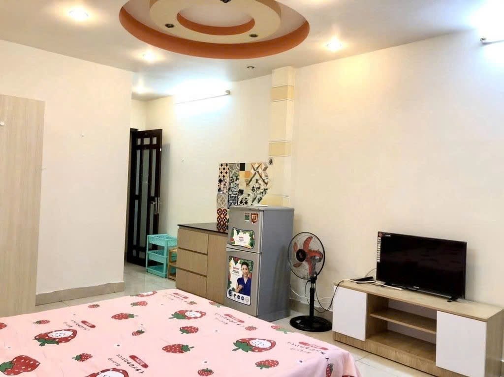 Đường trệt 4 lầu 10CHDV full nt